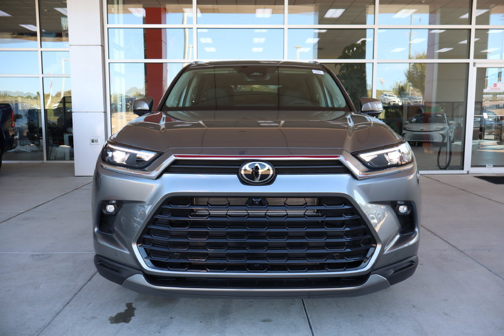 New 2026 Toyota Grand Highlander AWD Hybrid image 2