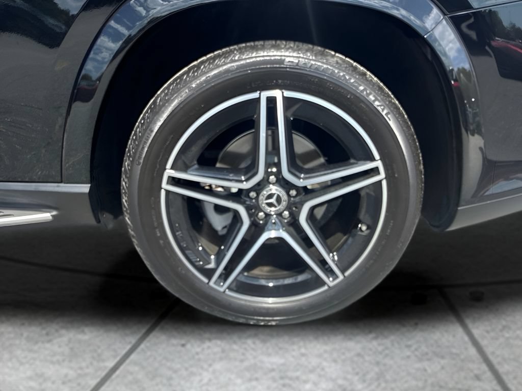 Used 2025 Mercedes-Benz GLS 450 4MATIC image 31
