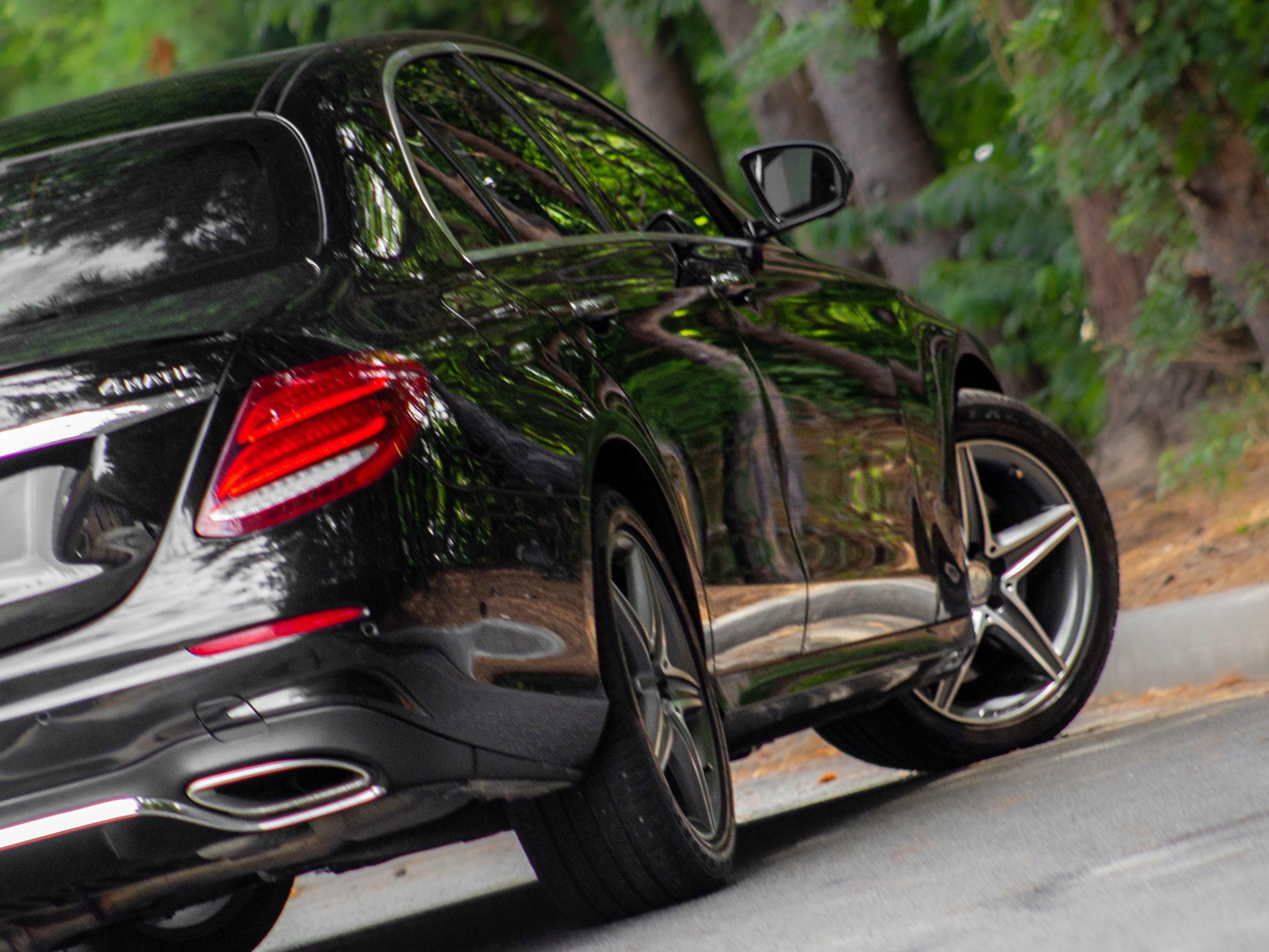 Used 2017 Mercedes-Benz E 300 4MATIC image 32