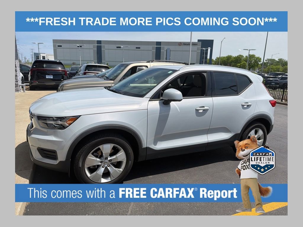 Used 2020 Volvo XC40 T4 Momentum