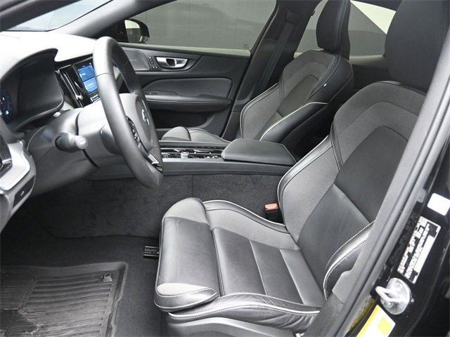 Used 2024 Volvo S60 B5 Plus image 18