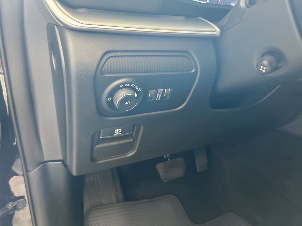 Used 2025 Jeep Wagoneer L Series II image 45