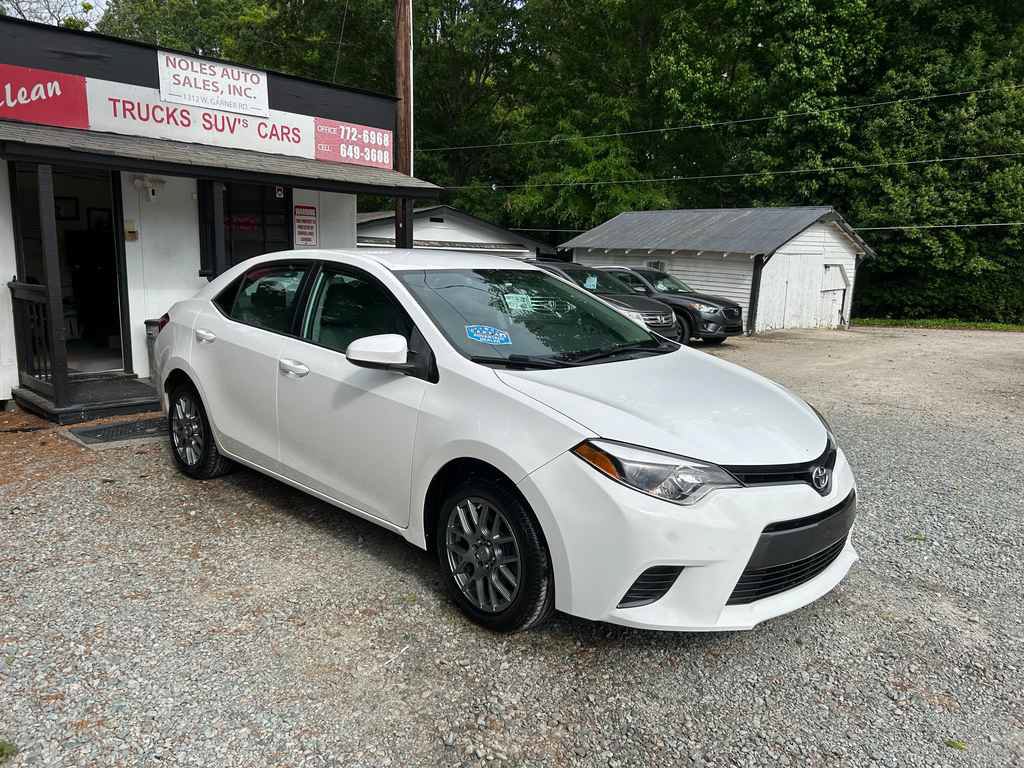 Used 2016 Toyota Corolla LE FWD image 1