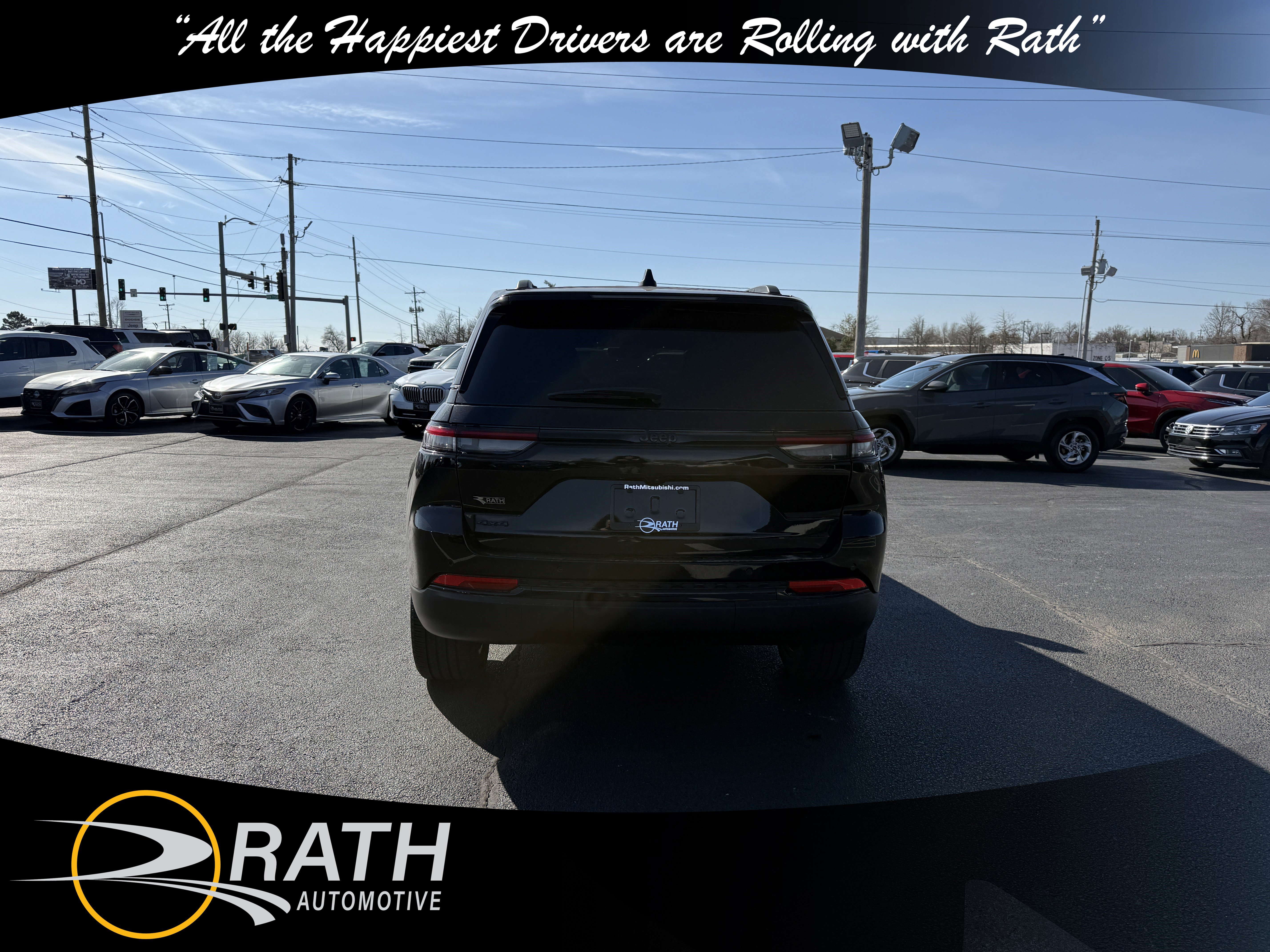 Used 2025 Jeep Grand Cherokee Altitude image 8