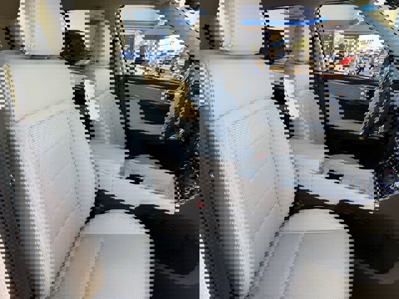 Used 2025 Hyundai Santa Fe Calligraphy image 24