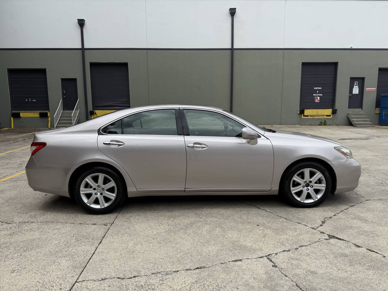Used 2007 Lexus ES 350 w/ Premium Plus Pkg FWD image 2