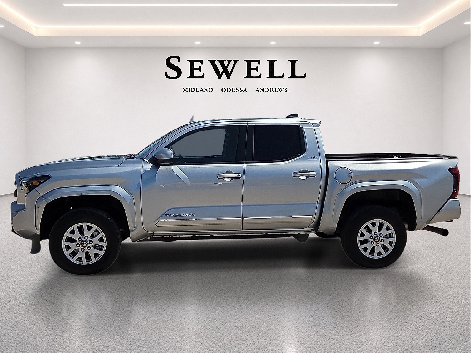 Used 2024 Toyota Tacoma SR5 w/ SR5 Upgrade Package AWD/4WD image 2
