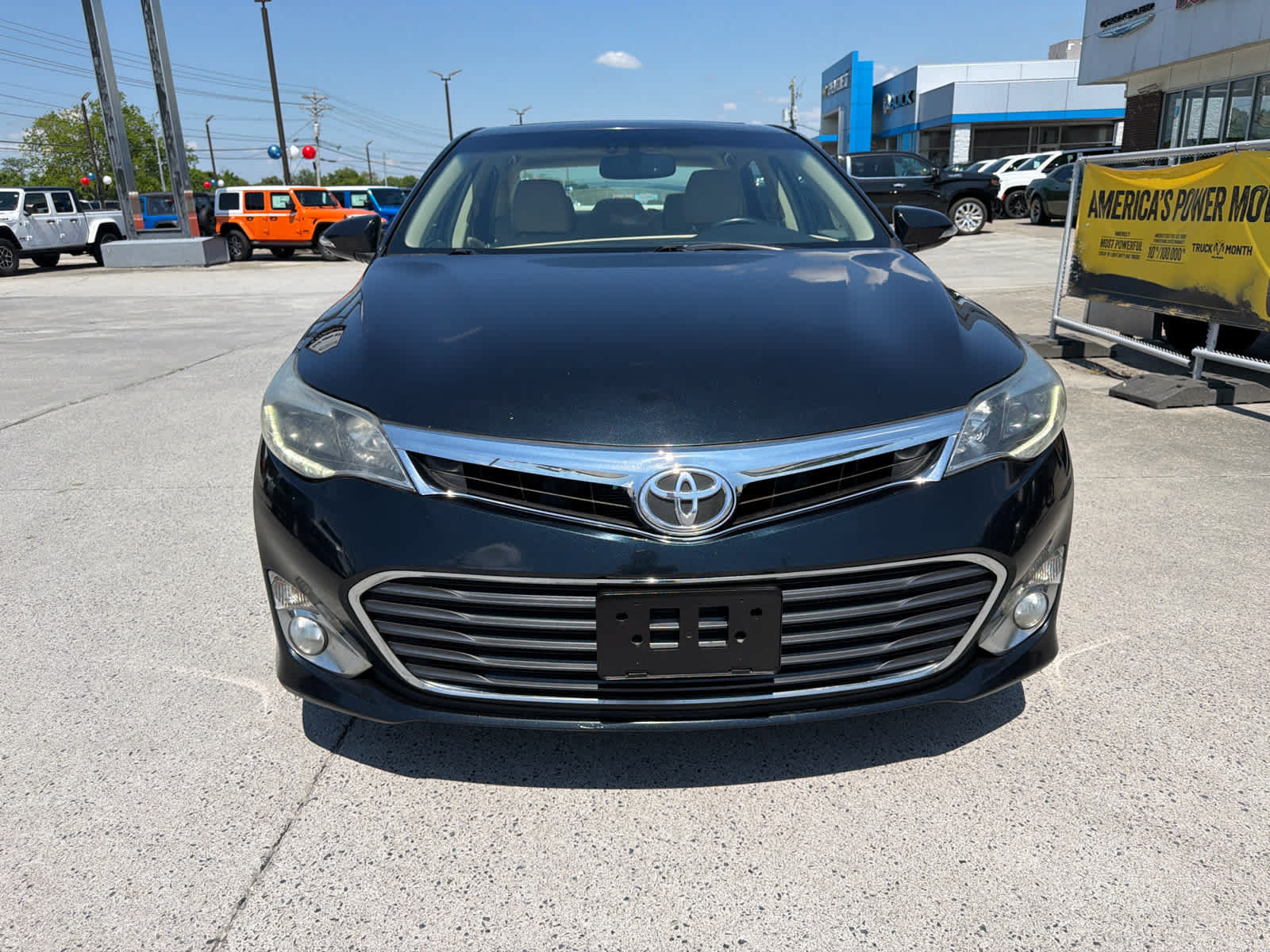 Used 2015 Toyota Avalon Limited FWD image 3