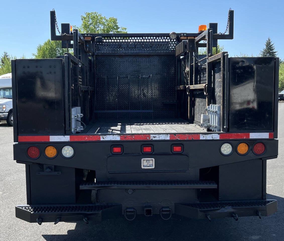 Used 2016 Ford F550 4x4 Regular Cab Super Duty image 6