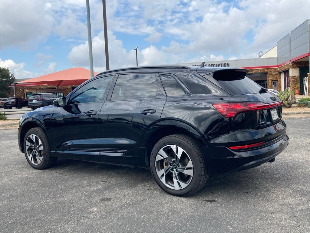 Used 2022 Audi e-tron Premium AWD/4WD image 4