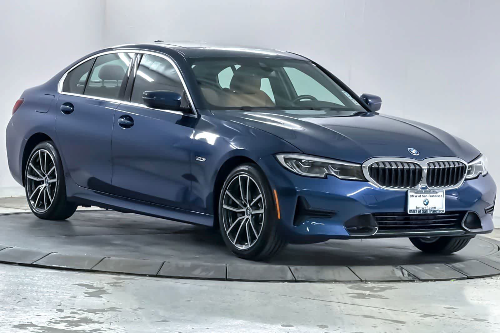 Used 2022 BMW 330e w/ Premium Package RWD image 9