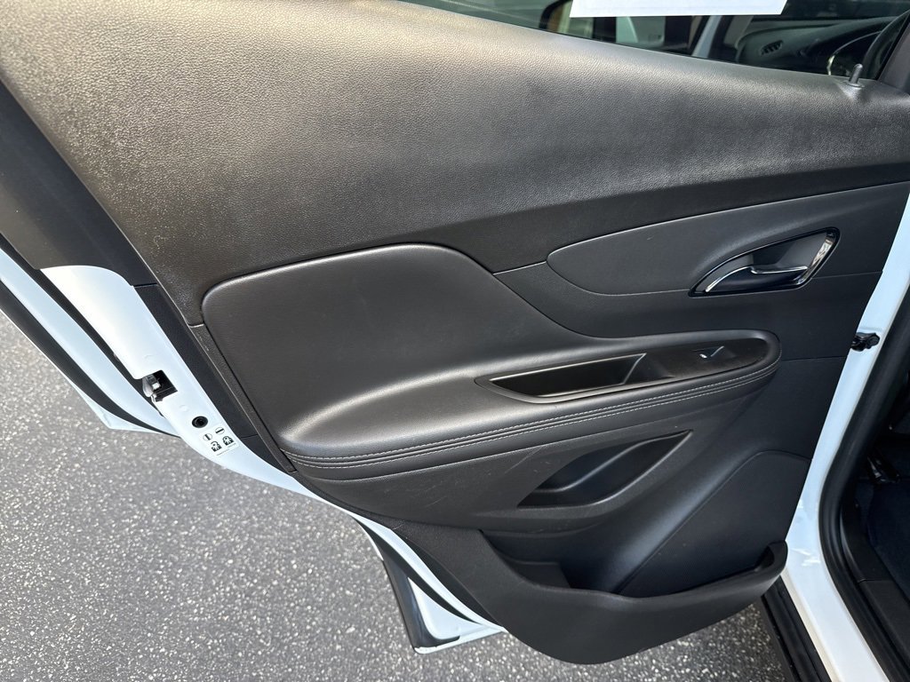 Used 2022 Buick Encore Preferred w/ Safety Package image 34