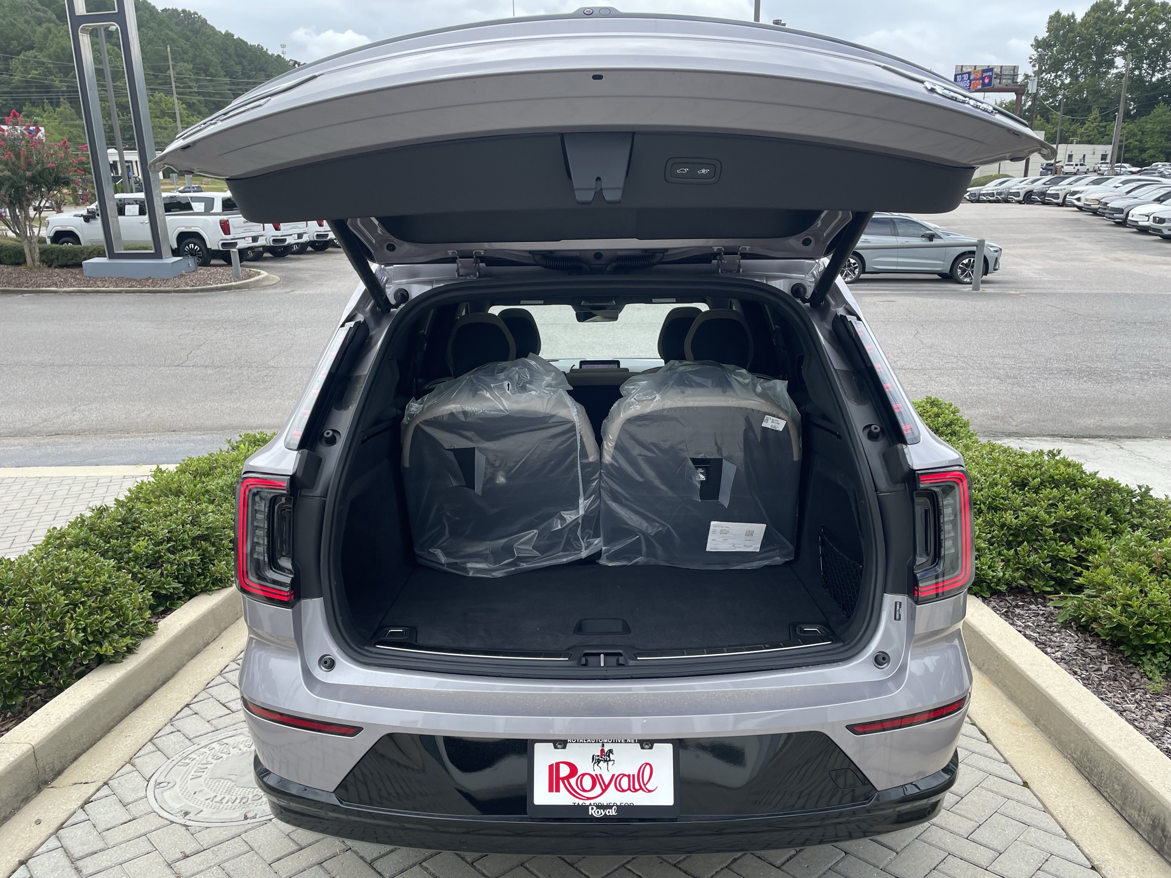 New 2026 Volvo EX90 Plus RWD image 9