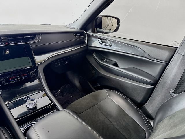 Used 2023 Jeep Grand Cherokee L Laredo image 23