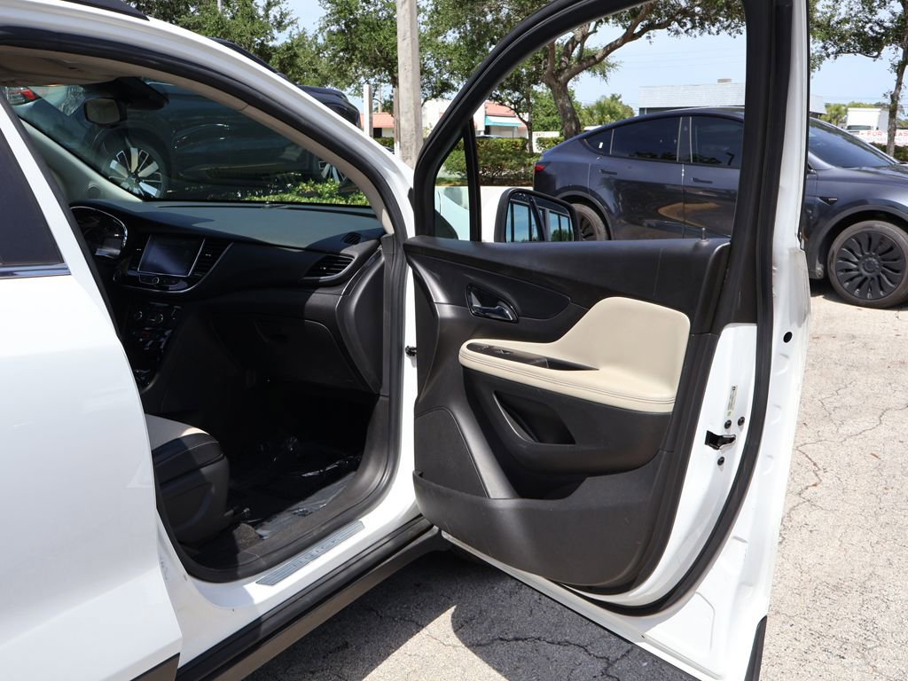 Used 2020 Buick Encore Preferred w/ Safety Package FWD image 21