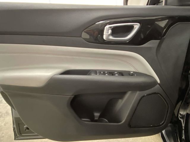 Used 2024 Jeep Compass Limited image 12