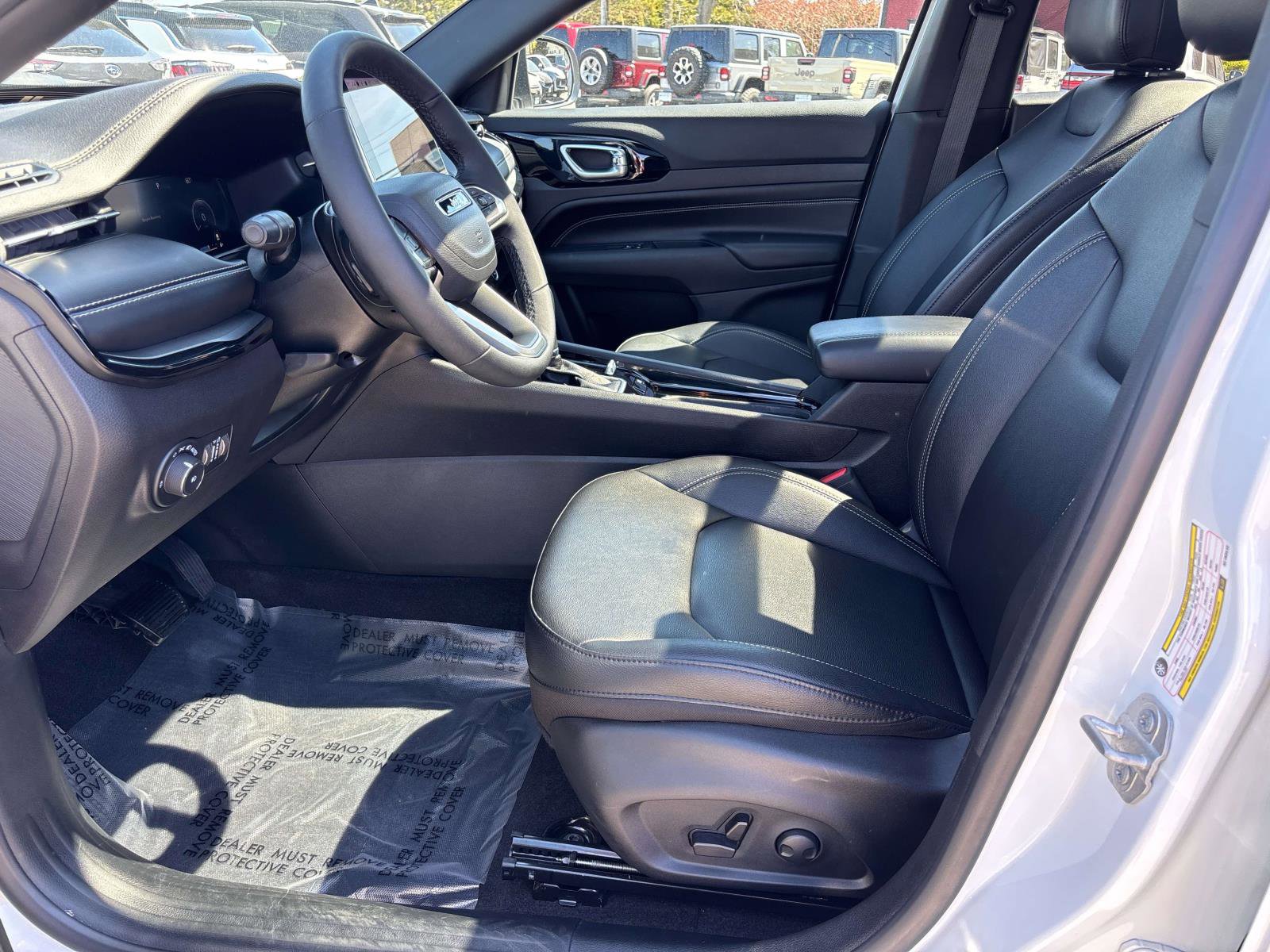 Used 2024 Jeep Compass Limited w/ High Altitude Package AWD/4WD image 7