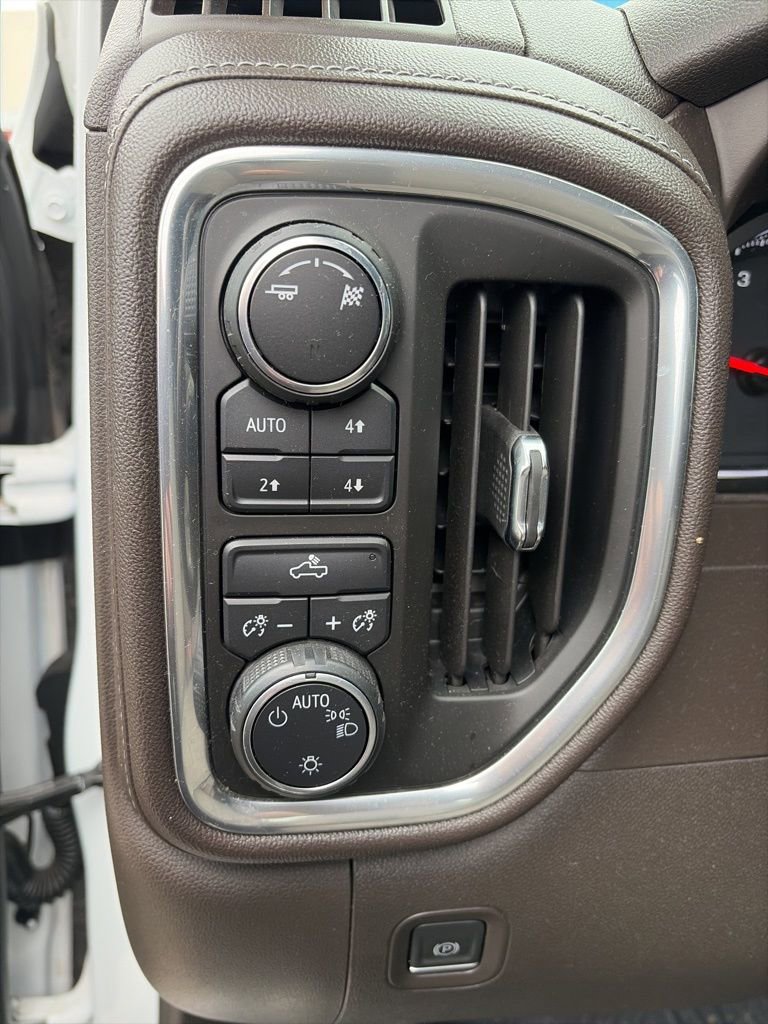 Used 2019 Chevrolet Silverado 1500 LT w/ Texas Edition image 20