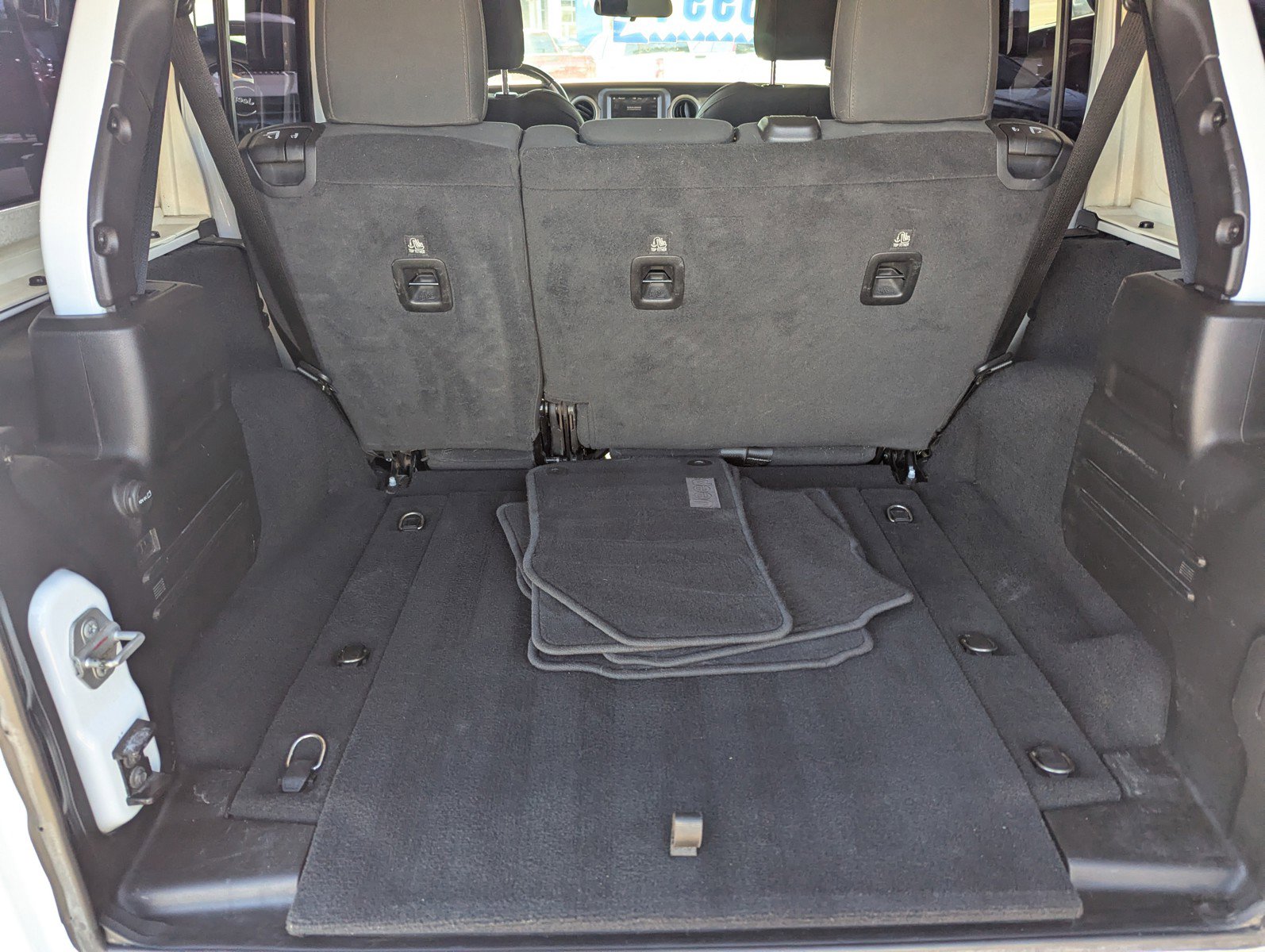 Used 2020 Jeep Wrangler Unlimited Sport image 11