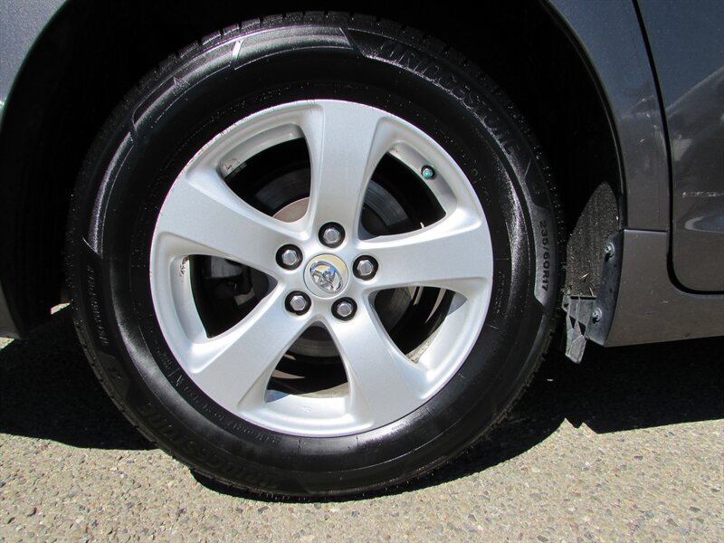 Used 2012 Toyota Sienna LE FWD image 29