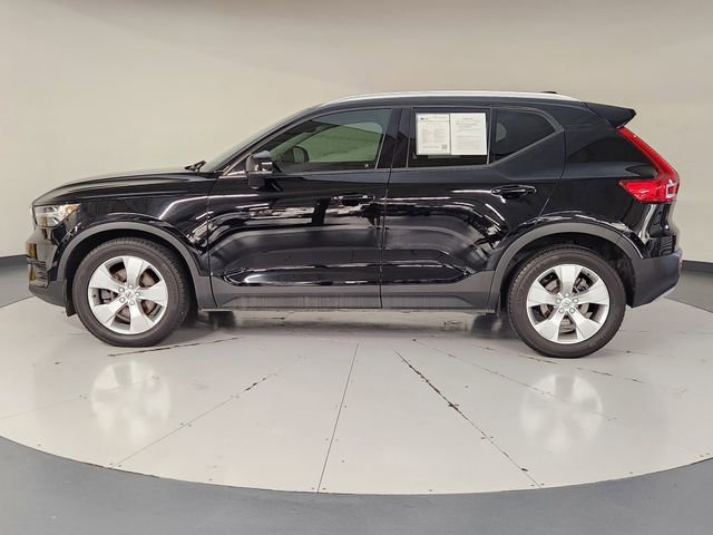 Used 2020 Volvo XC40 T4 Momentum FWD image 5
