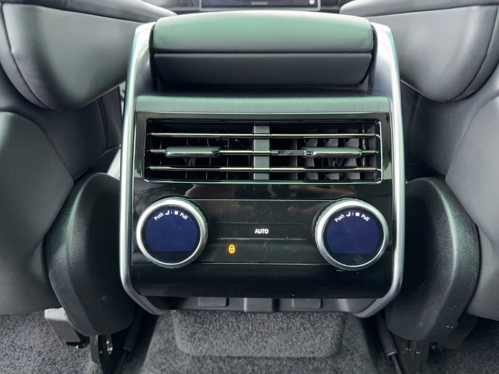 Used 2023 Land Rover Range Rover Long Wheelbase SE image 20