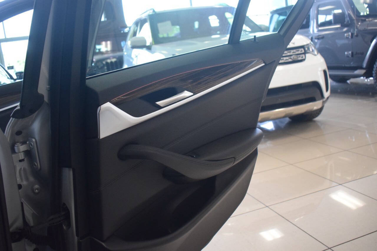Used 2018 BMW 530i xDrive AWD/4WD image 47