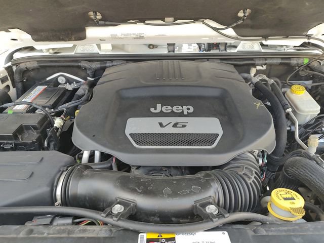 Certified 2016 Jeep Wrangler Unlimited Sahara AWD/4WD image 29
