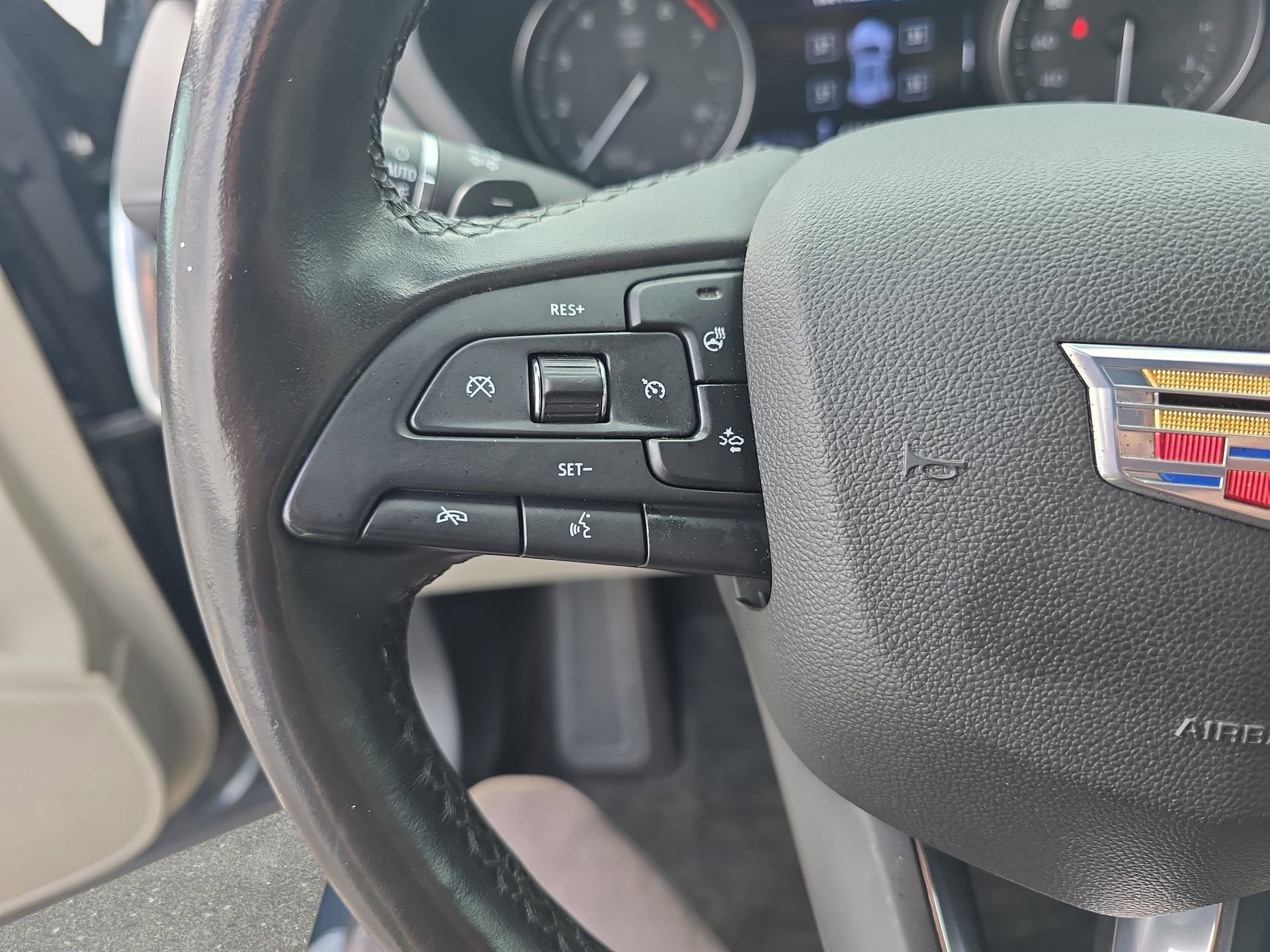 Used 2019 Cadillac XT4 Premium Luxury image 17