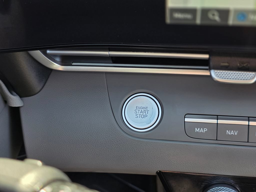 Certified 2024 Hyundai Elantra SEL FWD image 32