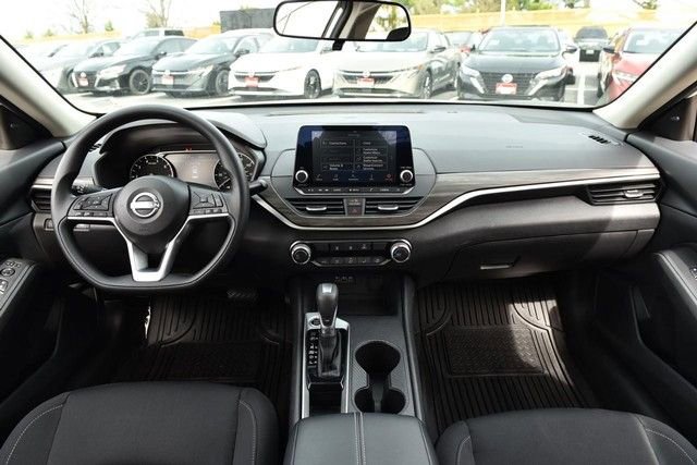 Certified 2025 Nissan Altima 2.5 SV image 8