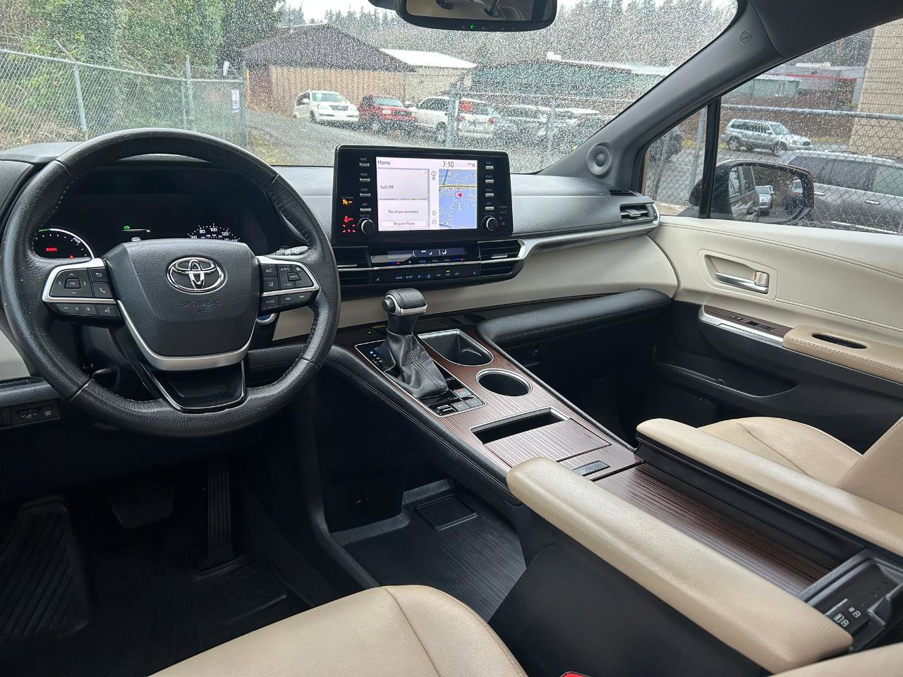 Used 2023 Toyota Sienna XLE w/ XLE Plus Package image 16