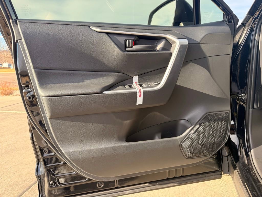 Used 2025 Toyota RAV4 LE image 10