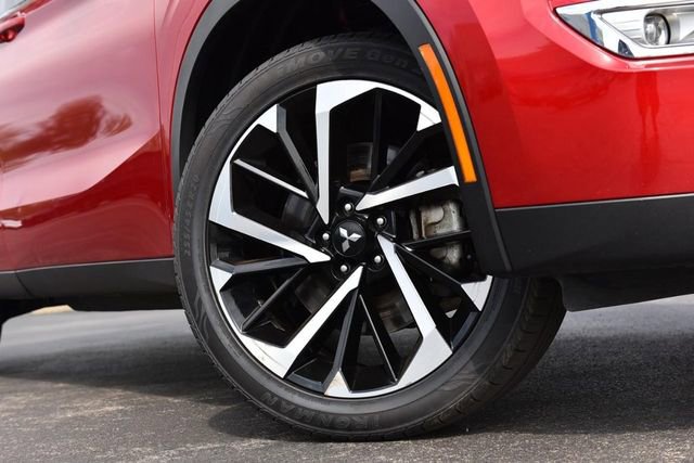 Used 2024 Mitsubishi Outlander SE Black Edition image 3