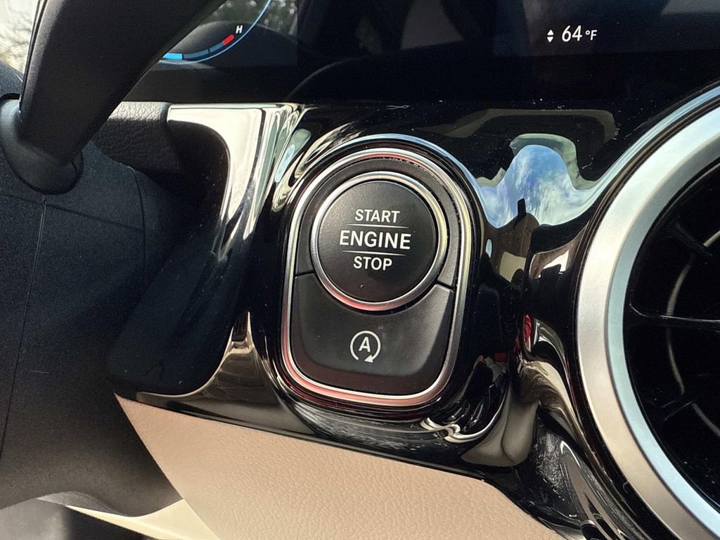 Used 2021 Mercedes-Benz GLA 250 4MATIC image 36