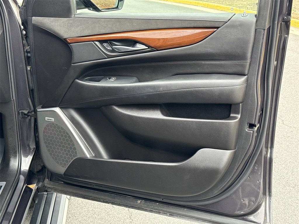 Used 2017 Cadillac Escalade Premium Luxury image 10