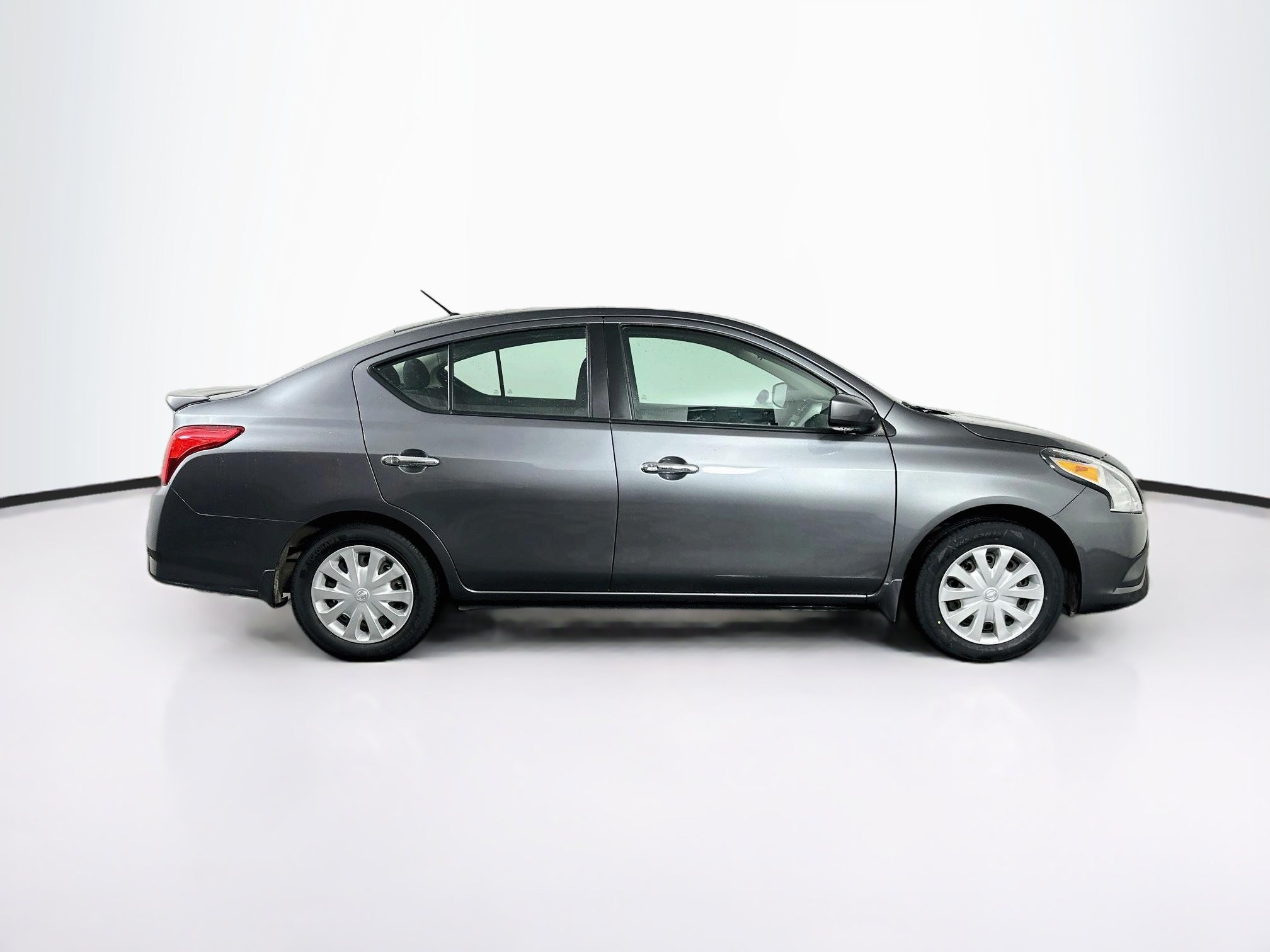 Used 2018 Nissan Versa SV FWD image 10