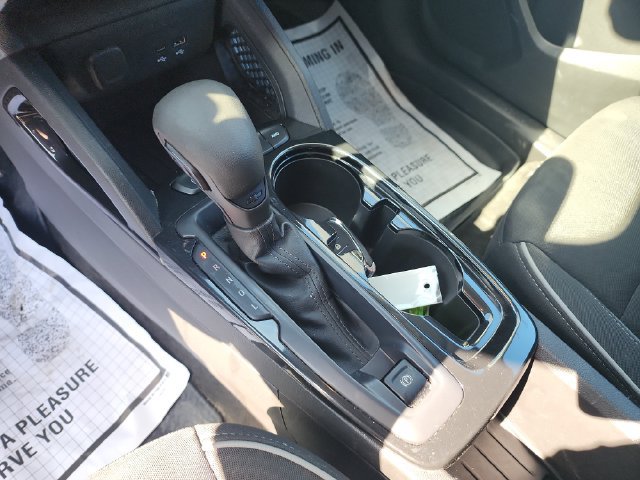 Used 2024 Chevrolet TrailBlazer LT AWD/4WD image 21
