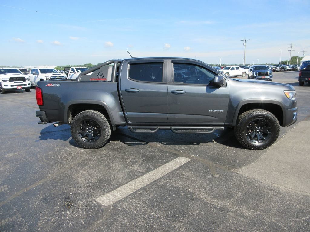 Used 2016 Chevrolet Colorado Z71 AWD/4WD image 2