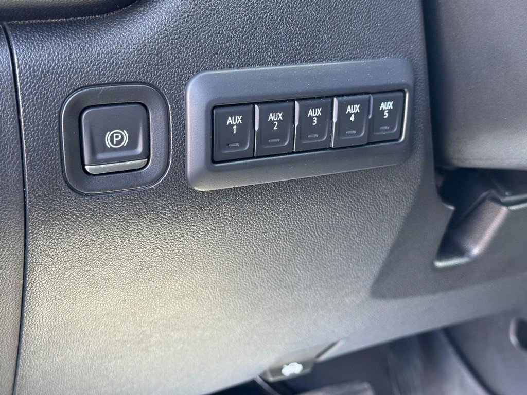 Certified 2024 Chevrolet Silverado 2500 Custom w/ Custom Value Package AWD/4WD image 18