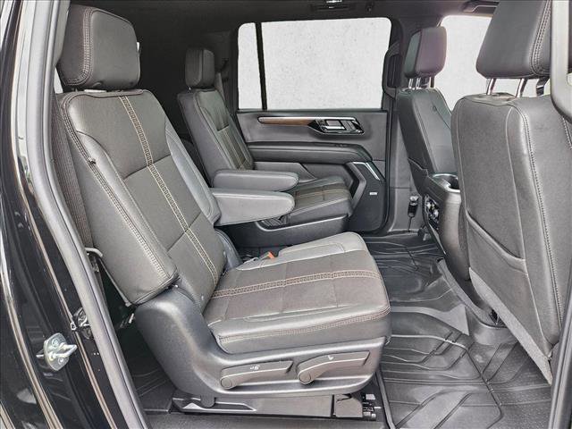 Used 2026 Chevrolet Suburban High Country AWD/4WD image 22