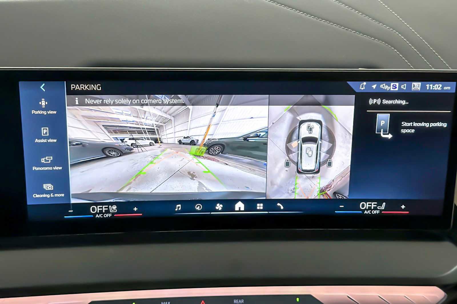 Used 2025 BMW X3 xDrive30i w/ Premium Package image 19