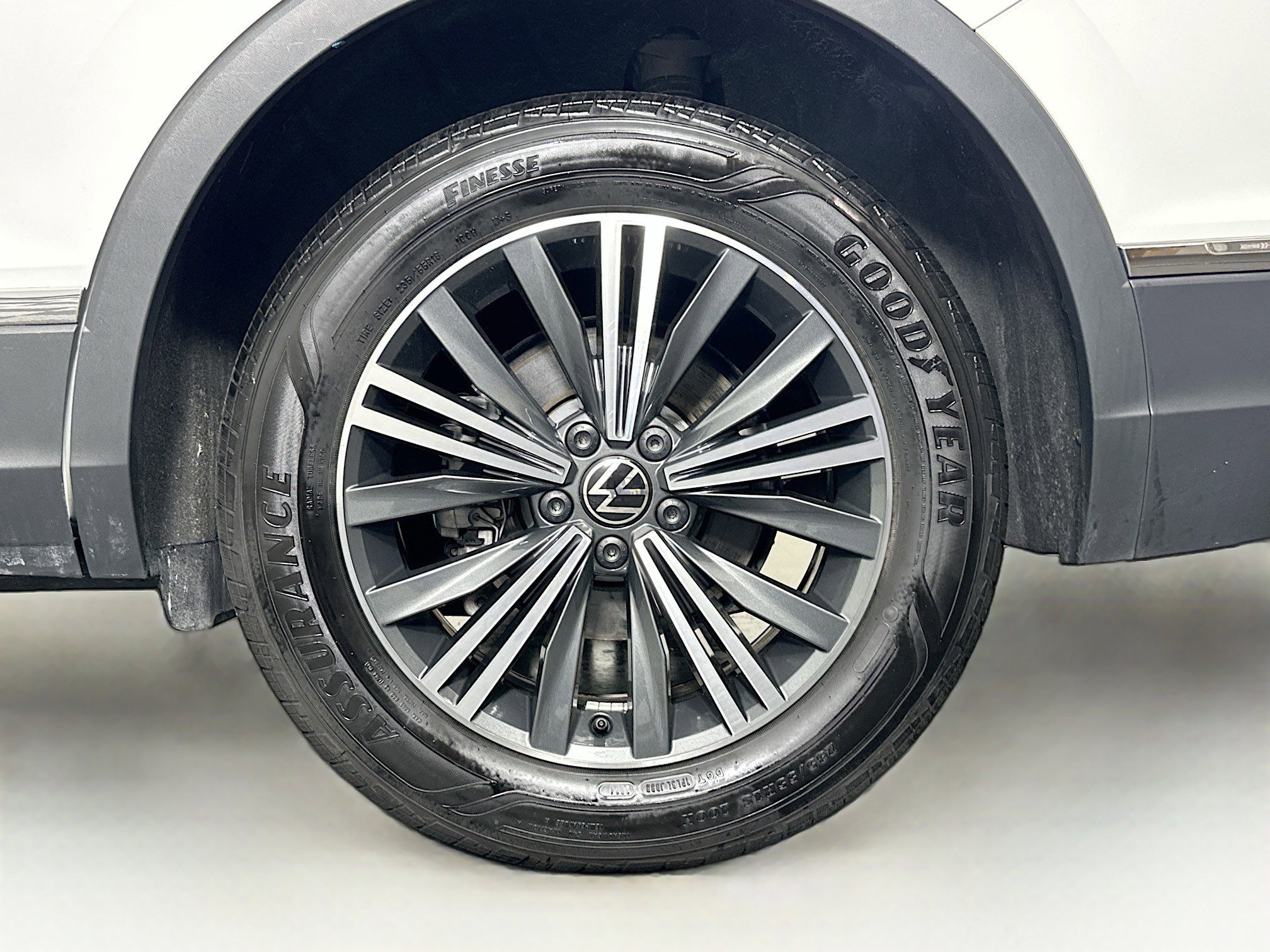 Used 2024 Volkswagen Tiguan Wolfsburg Edition image 11