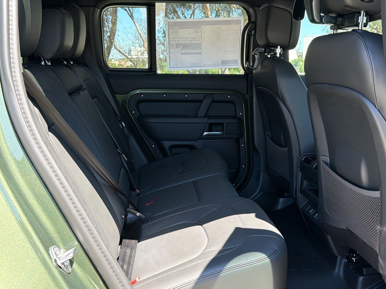 New 2026 Land Rover Defender 110 X-Dynamic SE AWD/4WD image 31