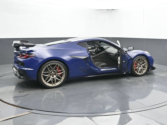 Used 2025 Chevrolet Corvette Z06 w/ Z07 Performance Package RWD image 45