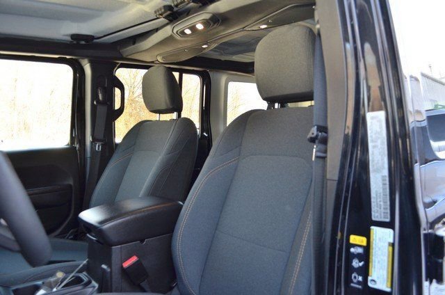Used 2024 Jeep Wrangler Sport S image 18