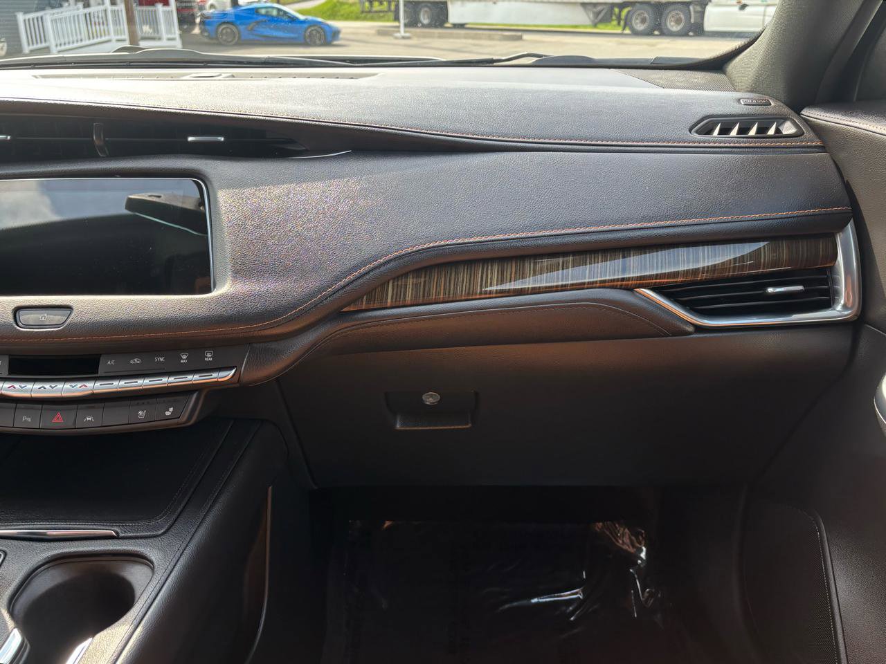 Used 2022 Cadillac XT4 Sport image 25