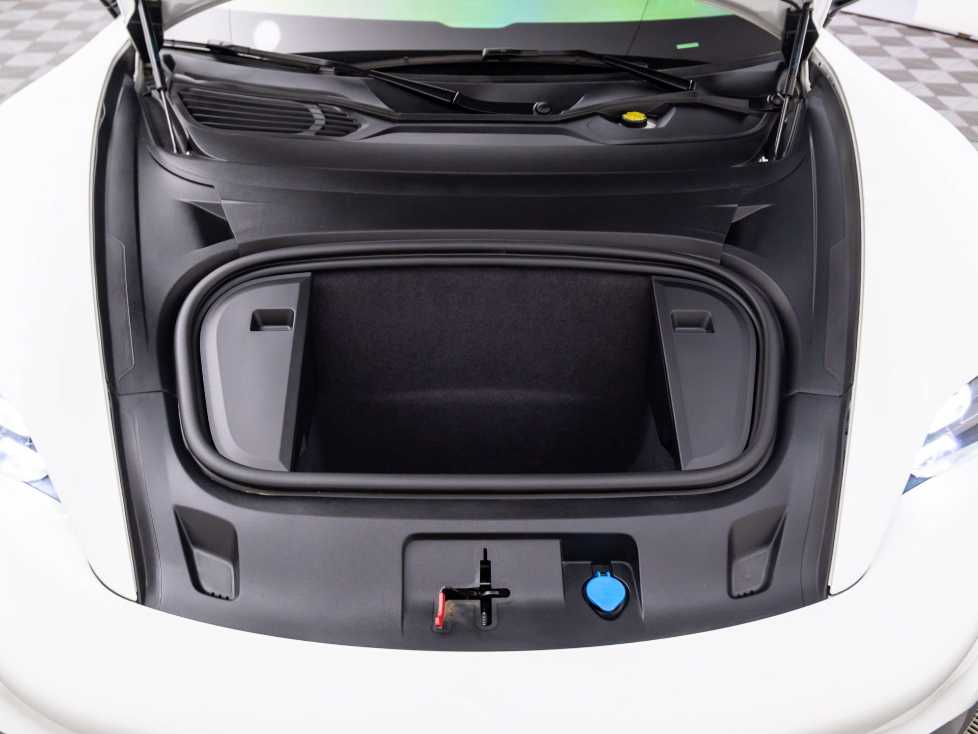 Used 2021 Porsche Taycan Turbo S image 33