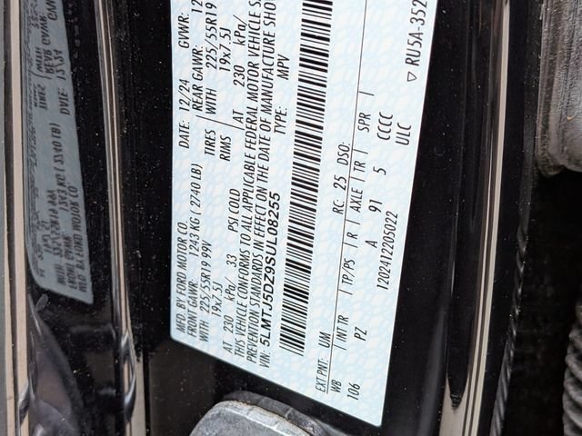 Used 2025 Lincoln Corsair Grand Touring w/ Equipment Group 301A AWD/4WD image 33