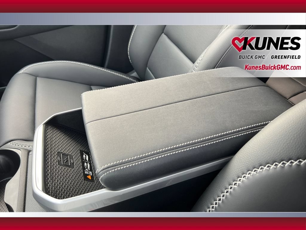 New 2026 GMC Terrain Denali w/ LPO, Floor Liner Package AWD/4WD image 30